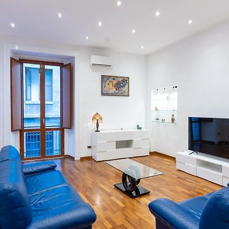 Dimora Del Fico - Appartamento Elegante E Spazioso Napoli Bagian luar foto