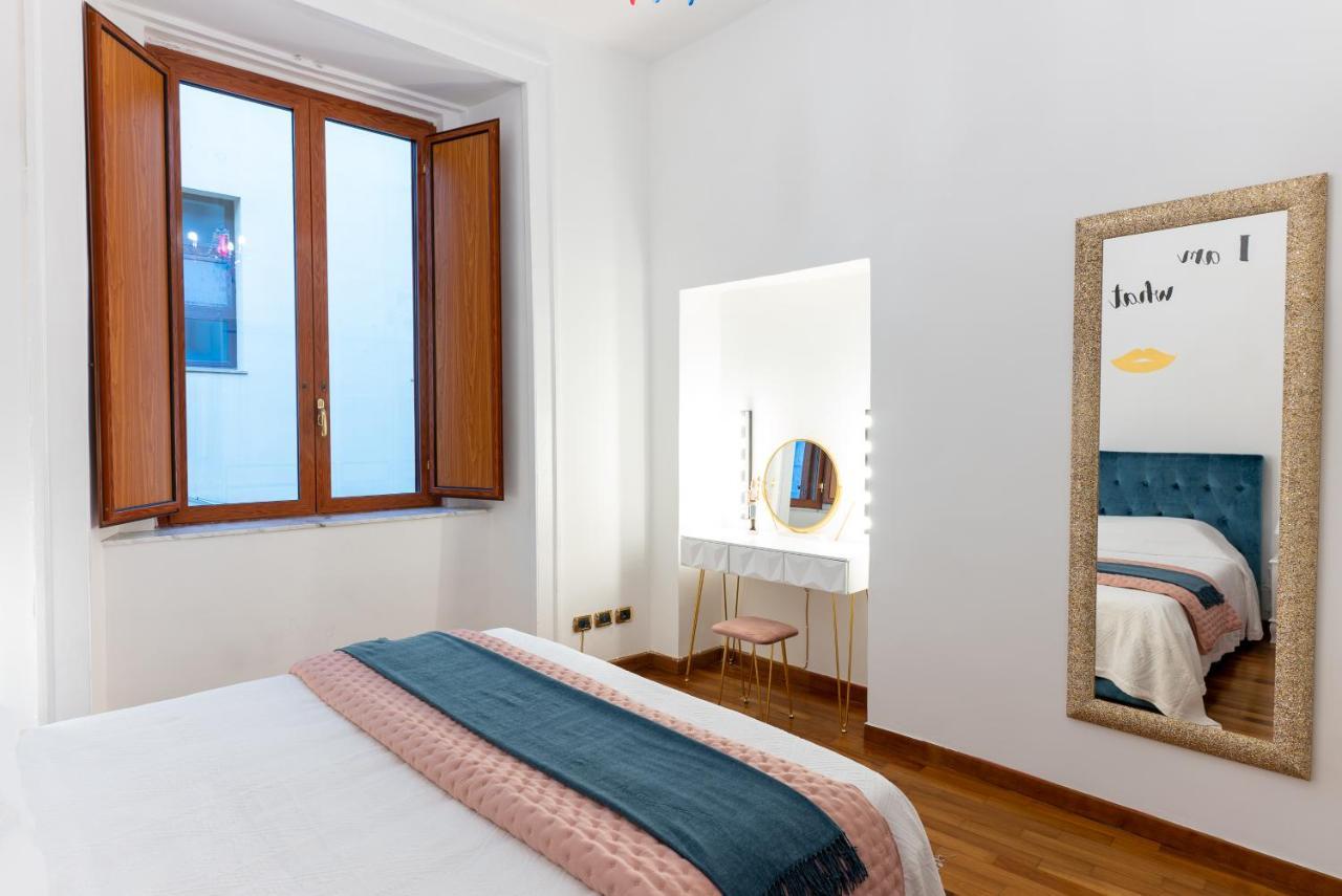 Dimora Del Fico - Appartamento Elegante E Spazioso Napoli Bagian luar foto