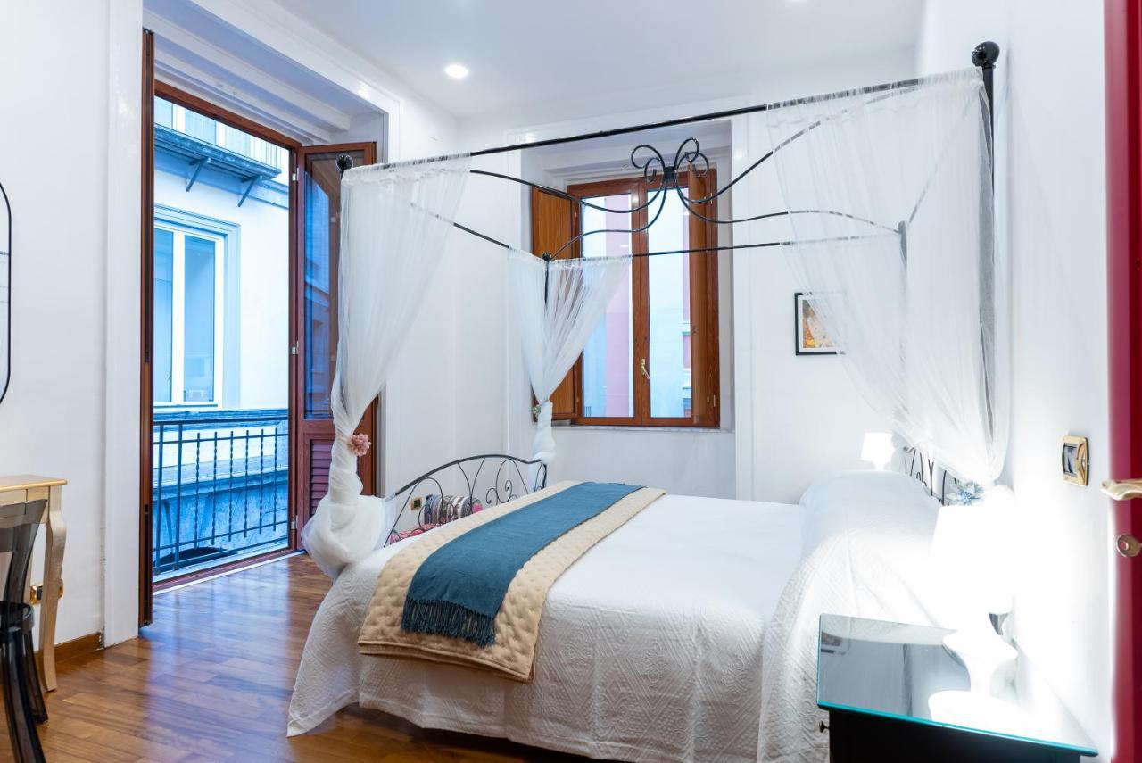 Dimora Del Fico - Appartamento Elegante E Spazioso Napoli Bagian luar foto